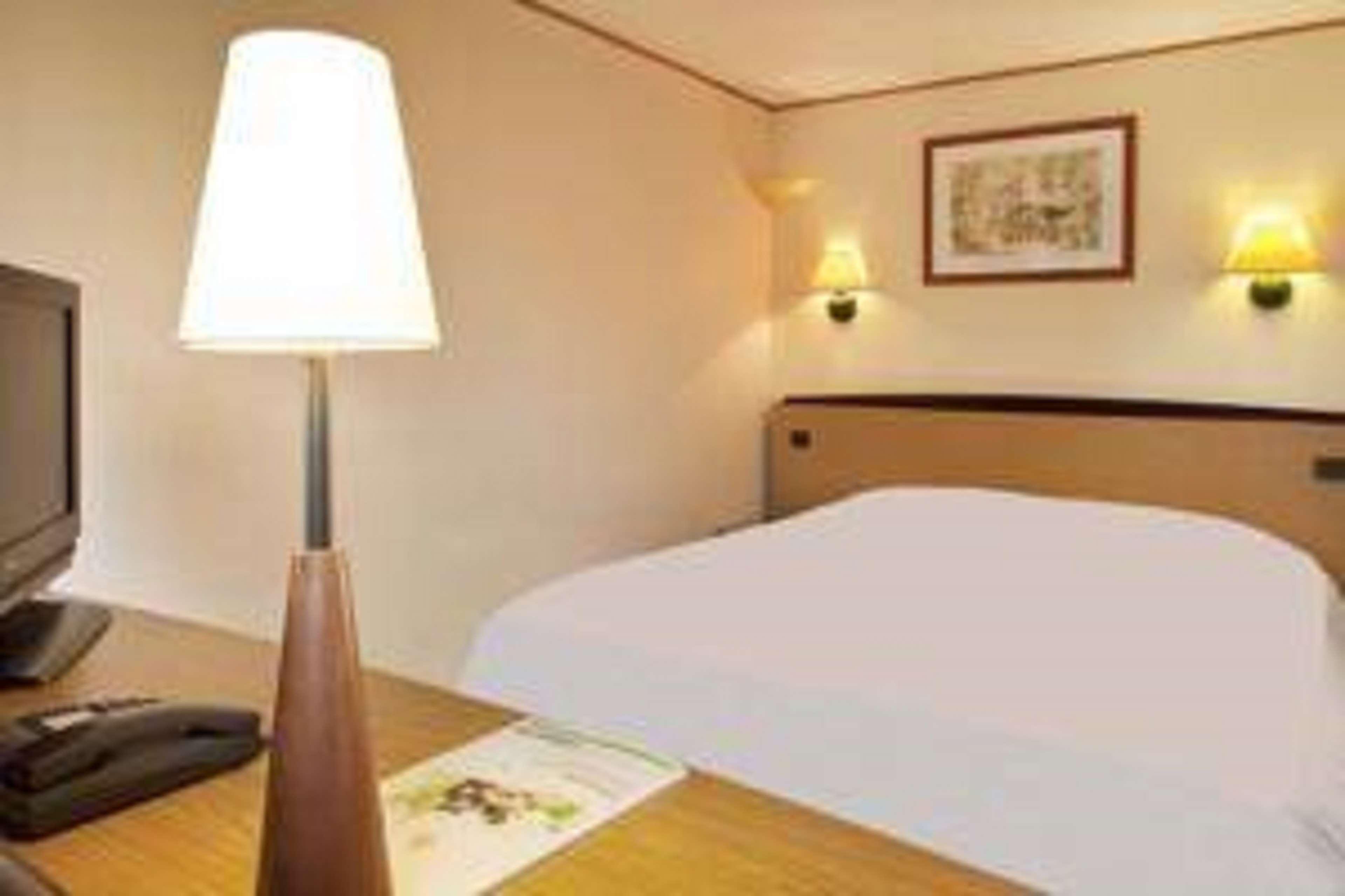 Kyriad Honfleur - La Riviere Saint Sauveur Eksteriør billede